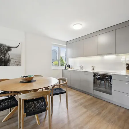 Up&great - Chic Urban Homes Apartment