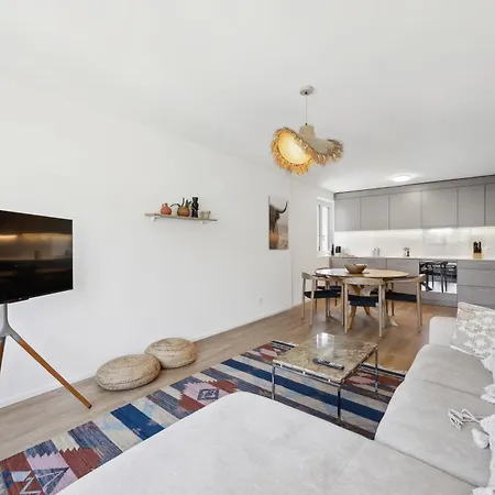 Up&great - Chic Urban Homes Apartment *