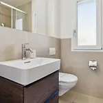 Up&great - Chic Urban Homes 아파트 *