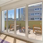 Up&great - Chic Urban Homes 아파트 *